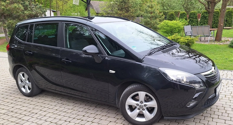 Opel Zafira cena 42500 przebieg: 89000, rok produkcji 2014 z Bieżuń małe 79